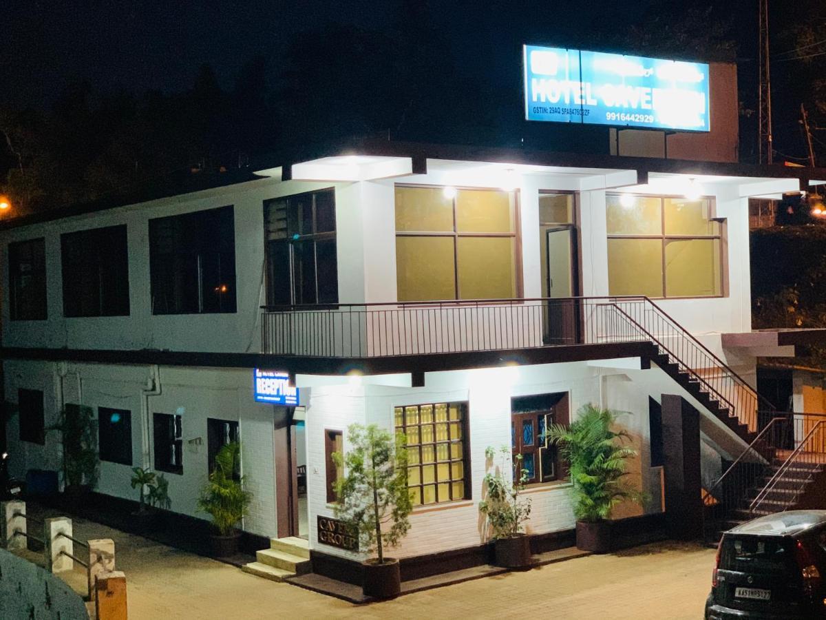 Hotel Caveri Inn Madikeri Kültér fotó