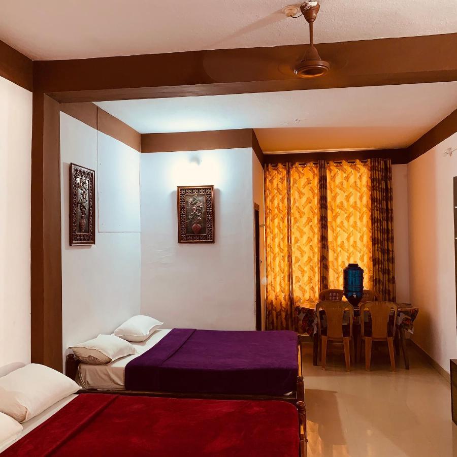 Hotel Caveri Inn Madikeri Kültér fotó