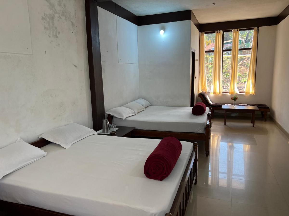 Hotel Caveri Inn Madikeri Kültér fotó