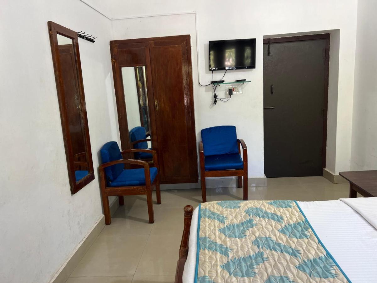 Hotel Caveri Inn Madikeri Kültér fotó