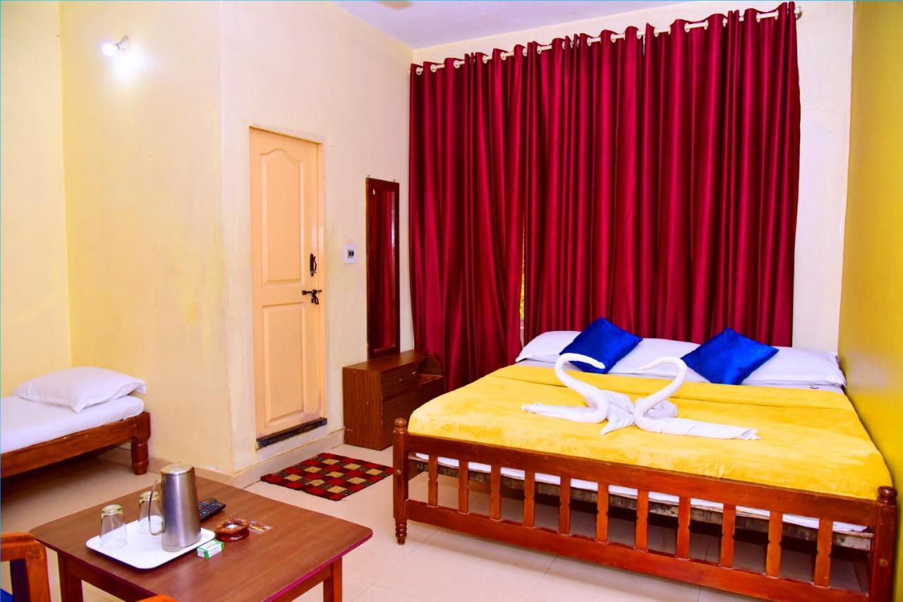 Hotel Caveri Inn Madikeri Kültér fotó